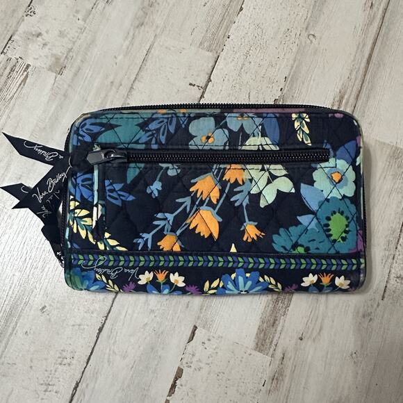 Vera Bradley Wallet Zip Around Turn Lock Midnight Blues Quilted Trendy Fabric - Picture 3 of 5